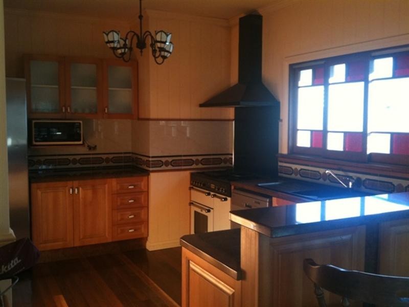 11 Kent Road, Wooloowin QLD 4030