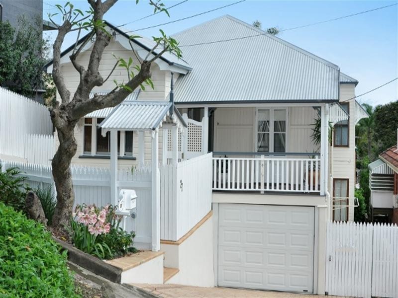 27 ATKINSON Street, Hamilton QLD 4007