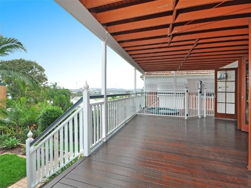 27 ATKINSON Street, Hamilton QLD 4007