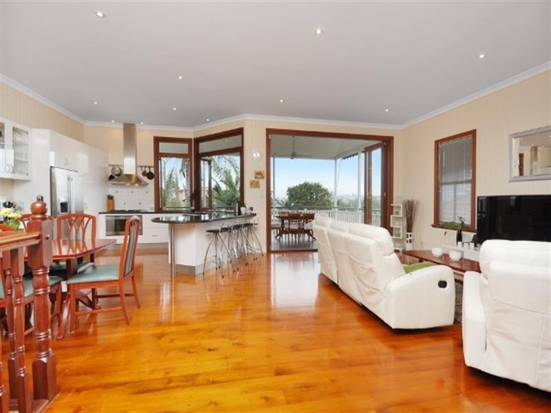 27 ATKINSON Street, Hamilton QLD 4007