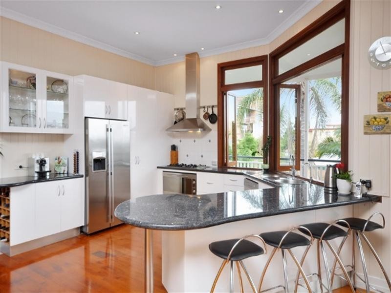 27 ATKINSON Street, Hamilton QLD 4007