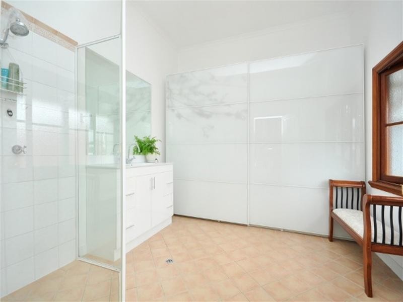 27 ATKINSON Street, Hamilton QLD 4007