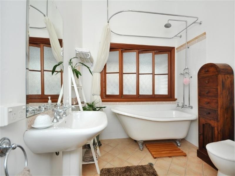 27 ATKINSON Street, Hamilton QLD 4007