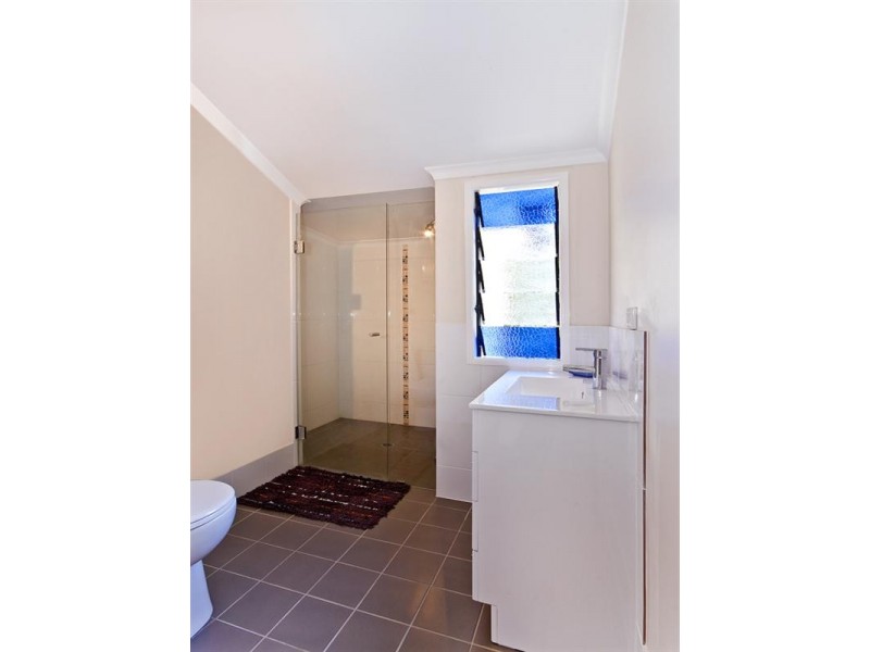 53 Brinawa Street, Camp Hill QLD 4152