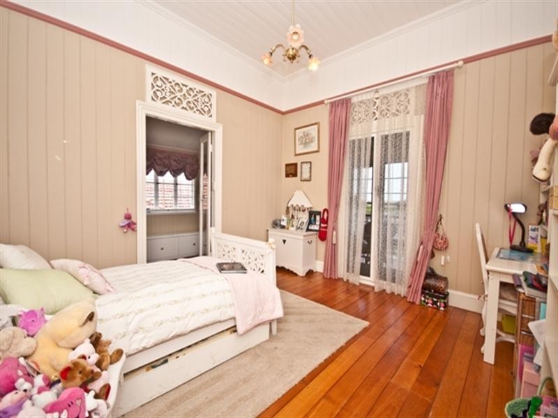 21 Dawn Street, Kedron QLD 4031