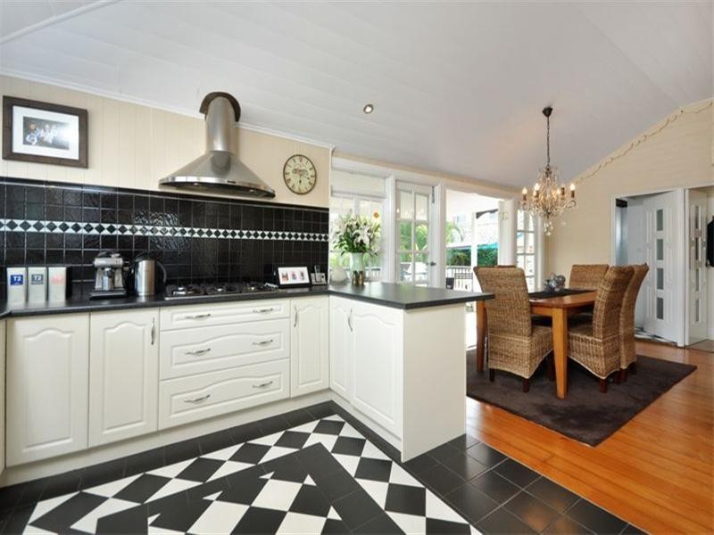 39 Wellington Street, Wooloowin QLD 4030