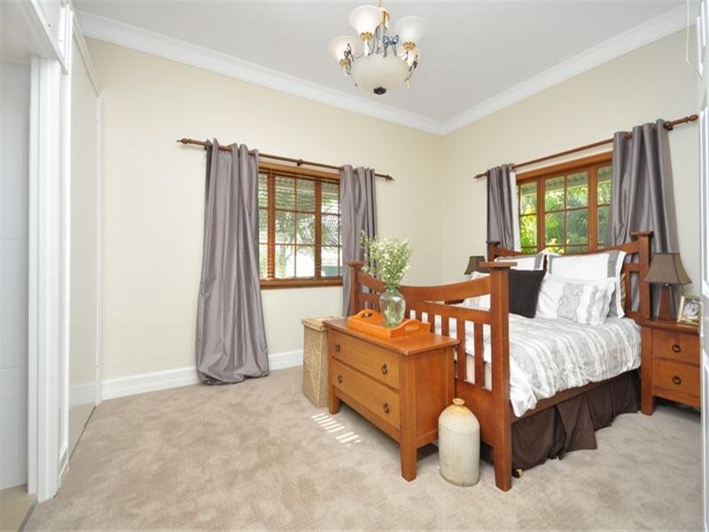 39 Wellington Street, Wooloowin QLD 4030