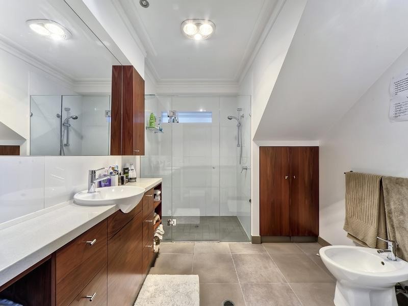 17 Sword Street, Ascot QLD 4007