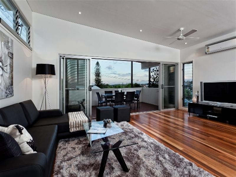 46 Tenth Avenue, Windsor QLD 4030