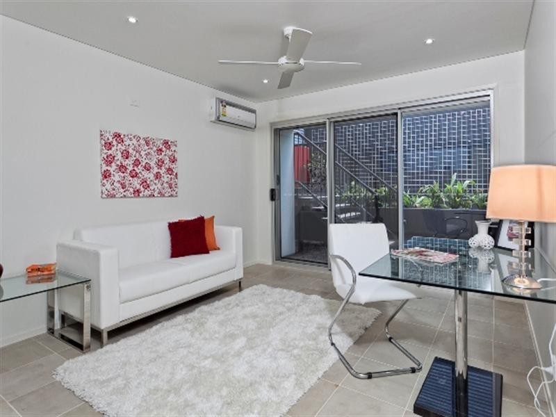 46 Tenth Avenue, Windsor QLD 4030