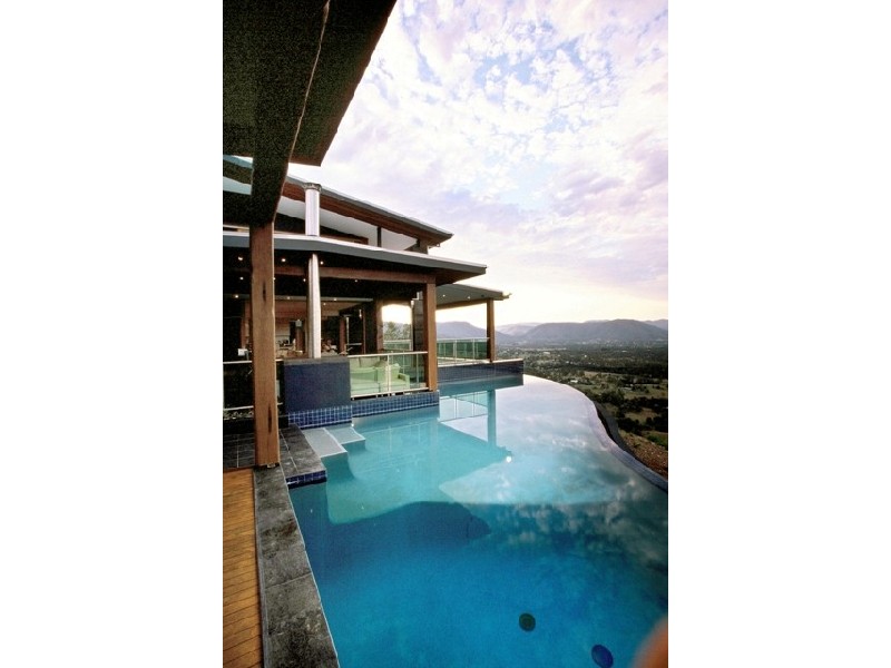 948 Mt Nebo Road, Jollys Lookout QLD 4520