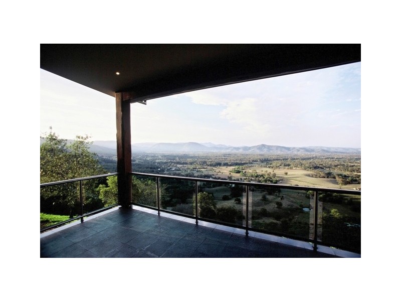 948 Mt Nebo Road, Jollys Lookout QLD 4520