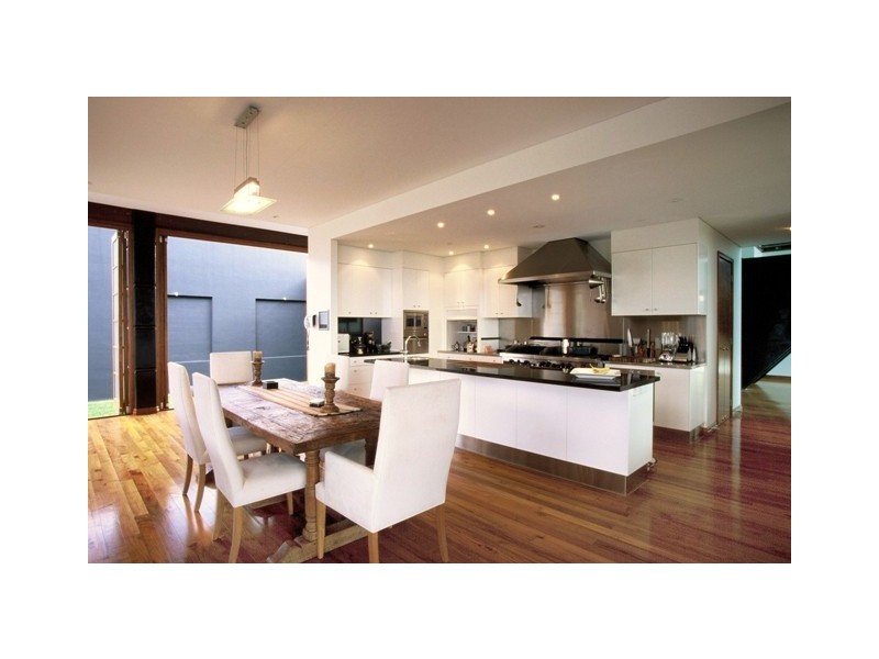 948 Mt Nebo Road, Jollys Lookout QLD 4520