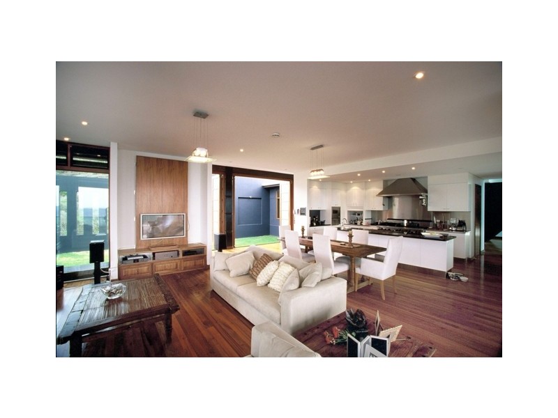 948 Mt Nebo Road, Jollys Lookout QLD 4520