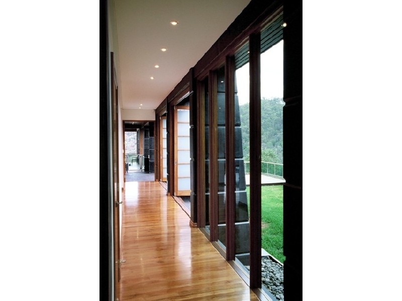 948 Mt Nebo Road, Jollys Lookout QLD 4520