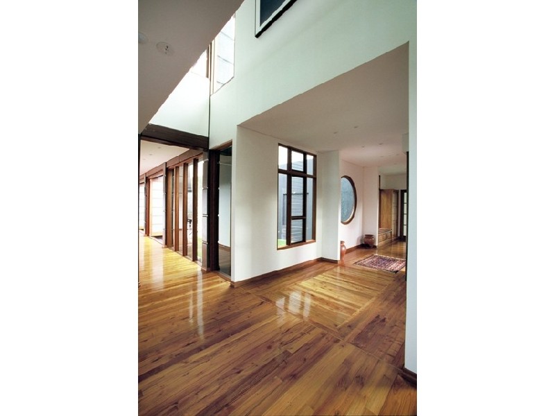 948 Mt Nebo Road, Jollys Lookout QLD 4520