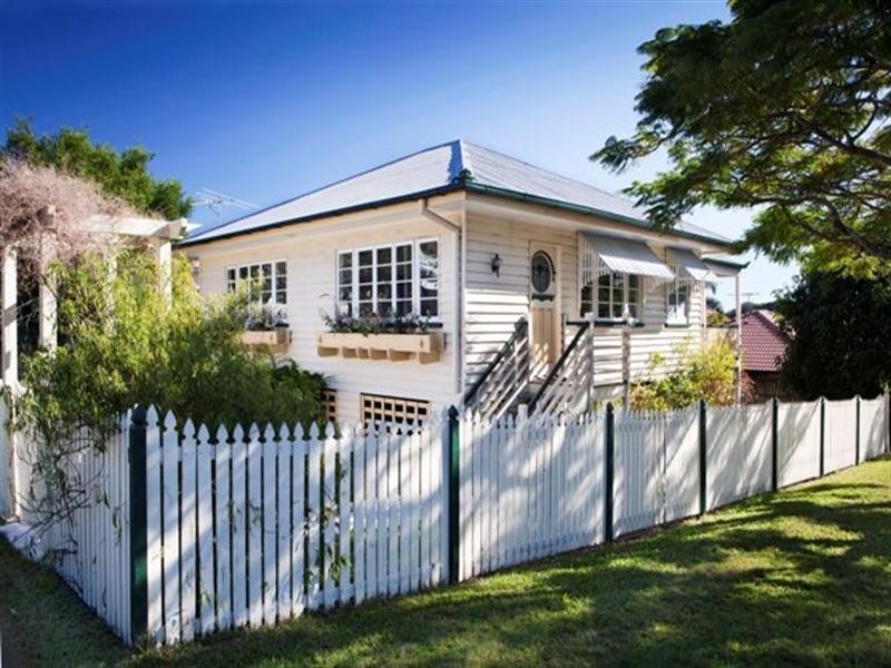 8 Brook Street, Hendra QLD 4011