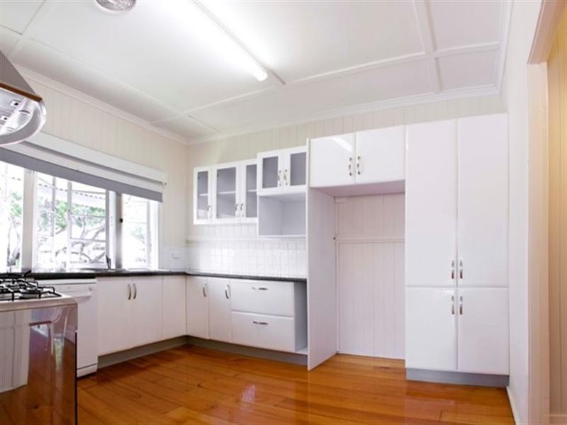 8 Brook Street, Hendra QLD 4011