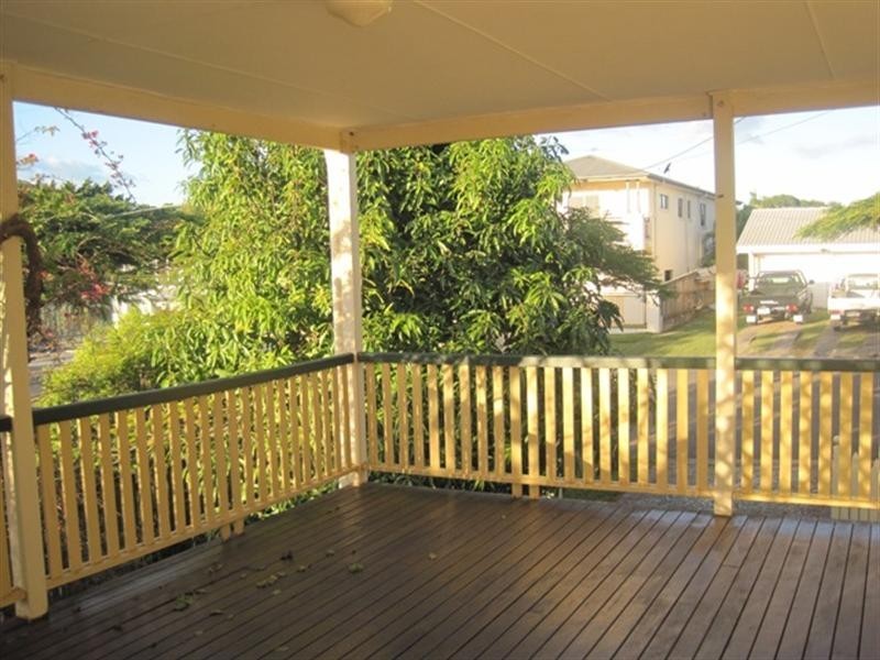 8 Brook Street, Hendra QLD 4011