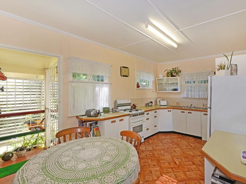 33 Jarvis Street, Stafford Heights QLD 4053