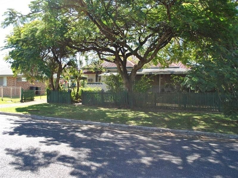 10 Meredith Street, Banyo QLD 4014