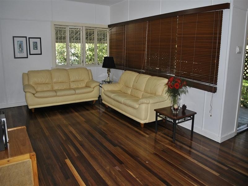 10 Meredith Street, Banyo QLD 4014