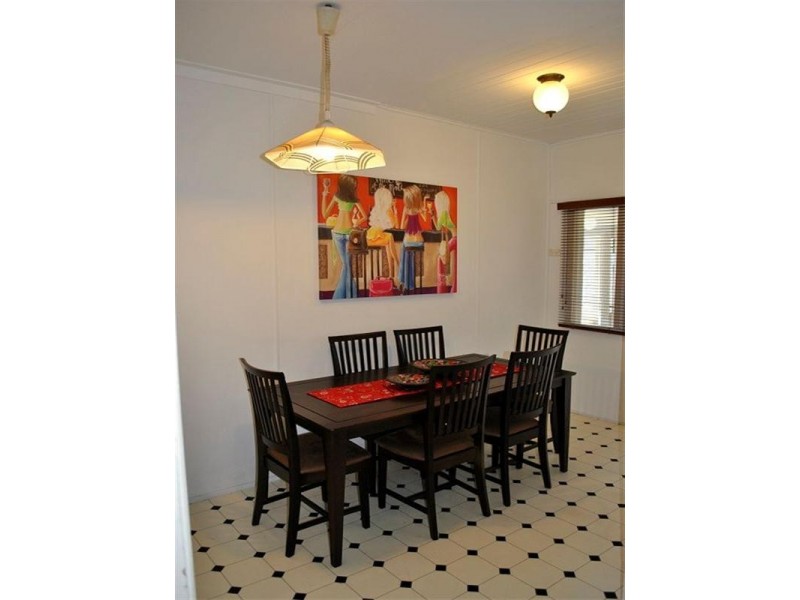 10 Meredith Street, Banyo QLD 4014