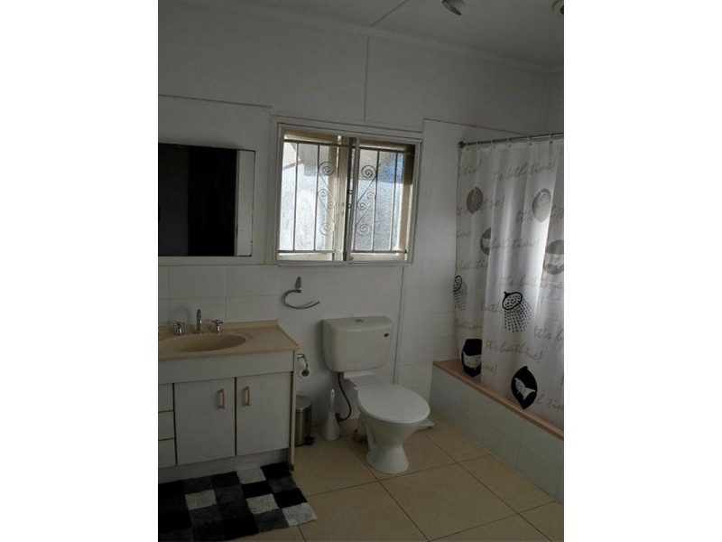 10 Meredith Street, Banyo QLD 4014