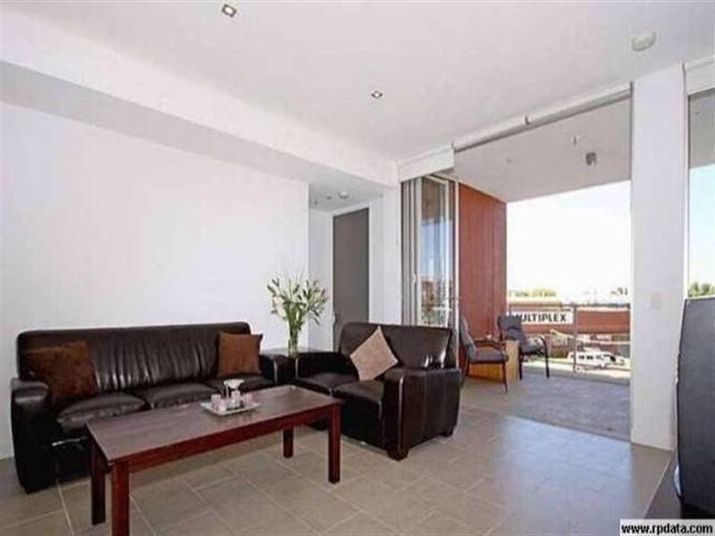 110/37 Harbour Road, Hamilton QLD 4007