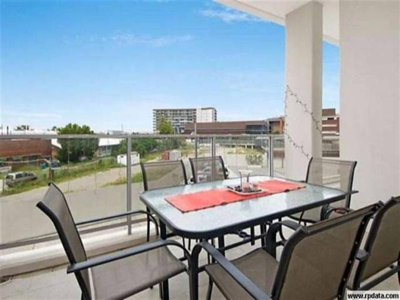 110/37 Harbour Road, Hamilton QLD 4007