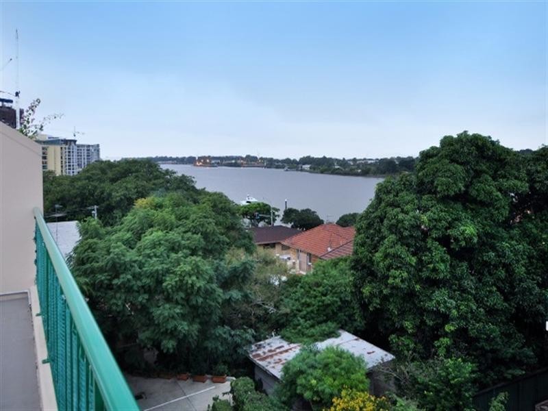 25/17 Whyenbah Street, Hamilton QLD 4007