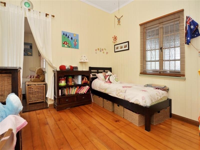 37 Clifford Street, Stafford QLD 4053