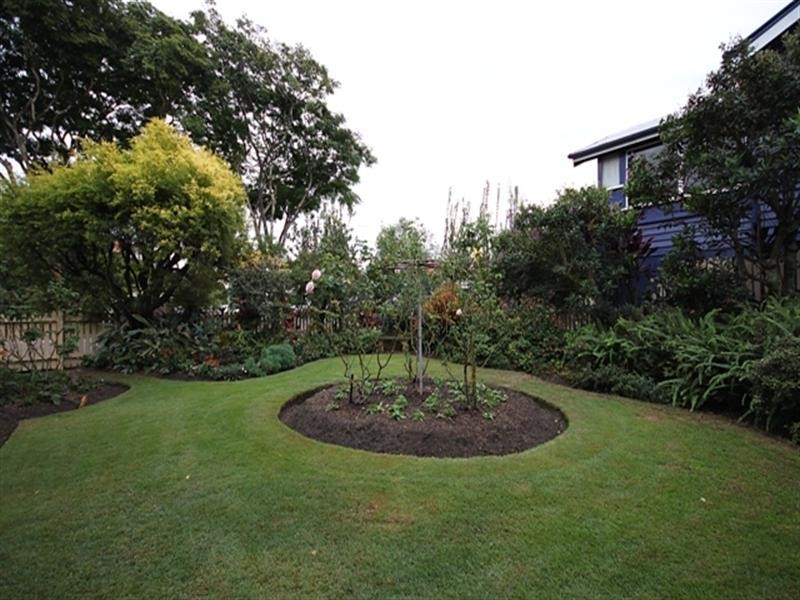 122 Allen Street (Corner Nudgee Road), Hamilton QLD 4007