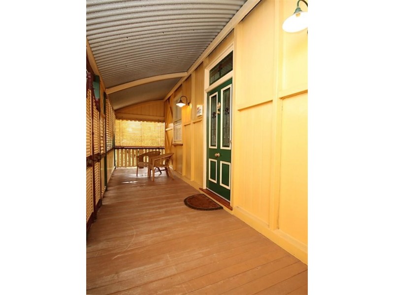 122 Allen Street (Corner Nudgee Road), Hamilton QLD 4007