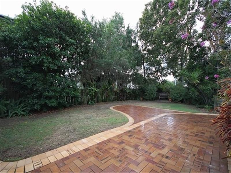 122 Allen Street (Corner Nudgee Road), Hamilton QLD 4007