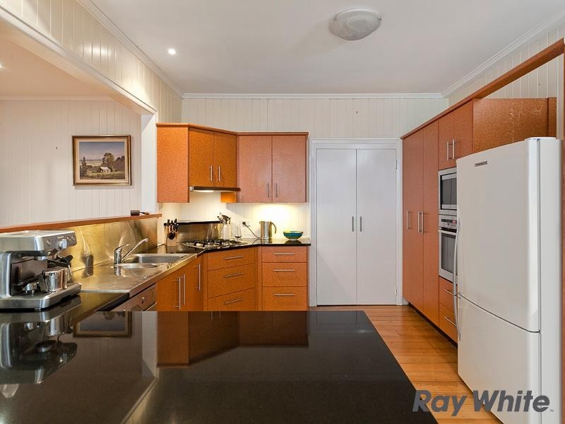 18 Aberdeen Terrace, Gordon Park QLD 4031