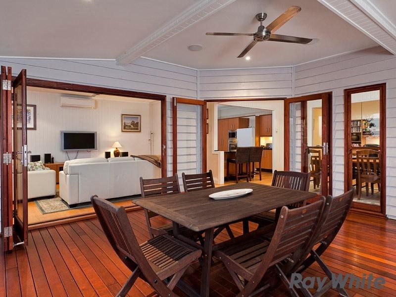 18 Aberdeen Terrace, Gordon Park QLD 4031