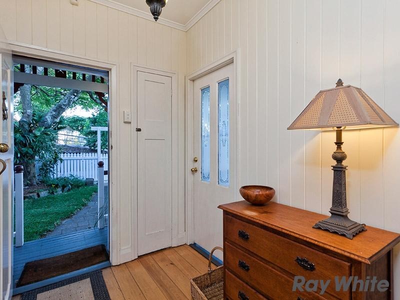 18 Aberdeen Terrace, Gordon Park QLD 4031