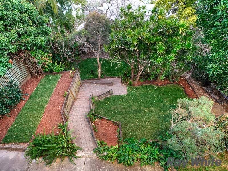 18 Aberdeen Terrace, Gordon Park QLD 4031