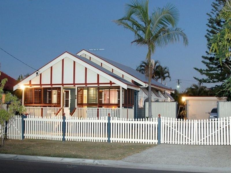 8 Harding Street, Hendra QLD 4011