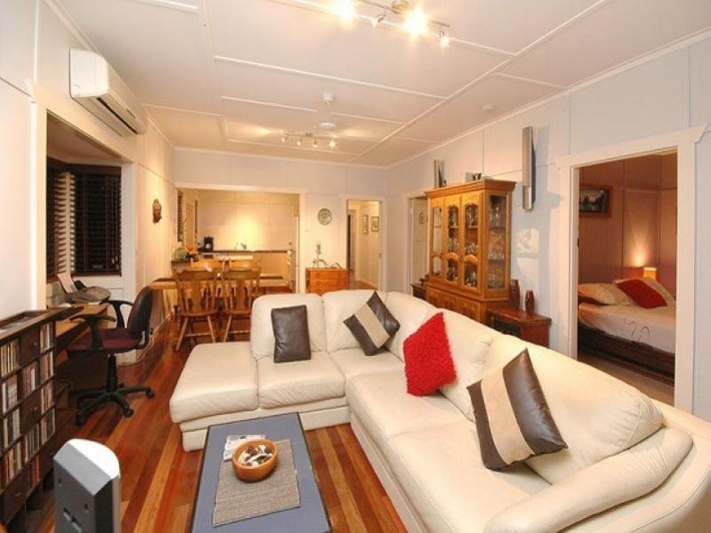 8 Harding Street, Hendra QLD 4011