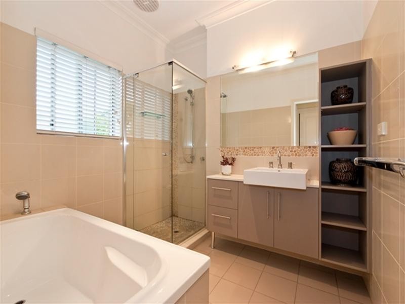 42 Ascot Street, Ascot QLD 4007