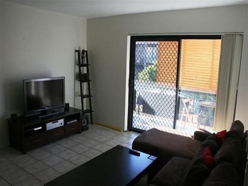 2/54 Winchester Street, Hamilton QLD 4007