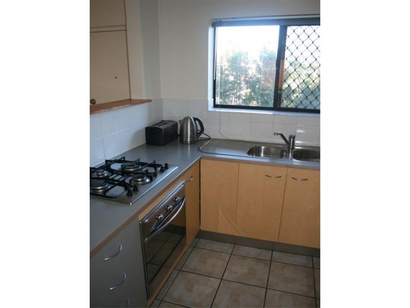 2/54 Winchester Street, Hamilton QLD 4007