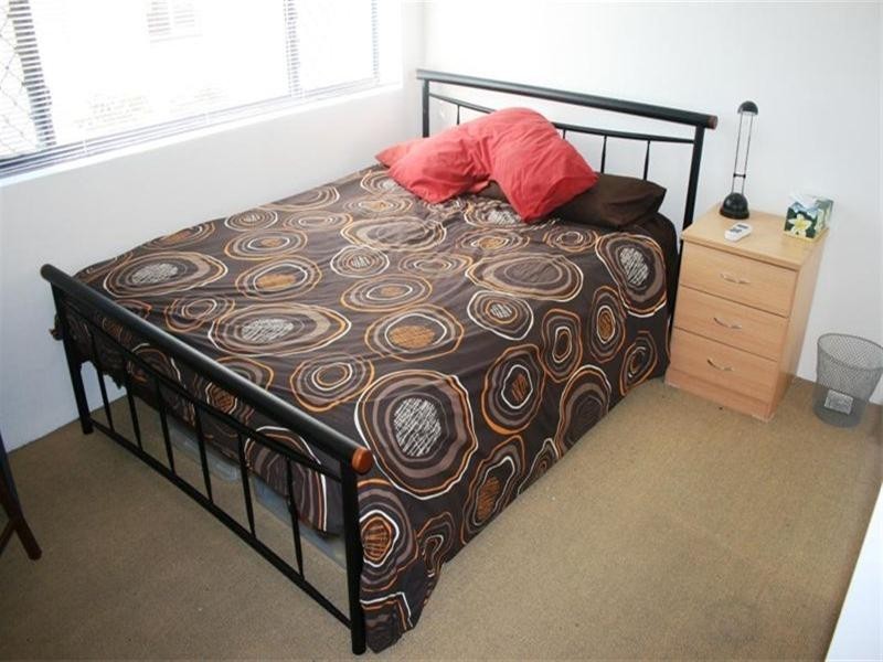 2/54 Winchester Street, Hamilton QLD 4007