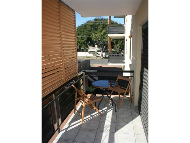 2/54 Winchester Street, Hamilton QLD 4007