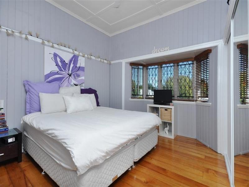 2/23 York Street, Hamilton QLD 4007