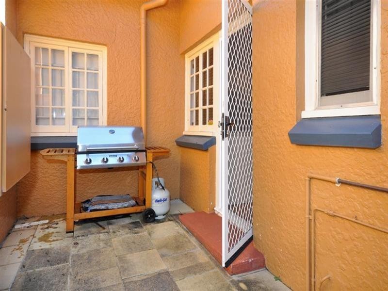 2/23 York Street, Hamilton QLD 4007