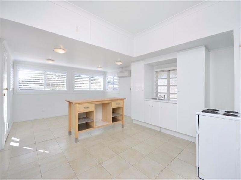 54 Day Road, Northgate QLD 4013