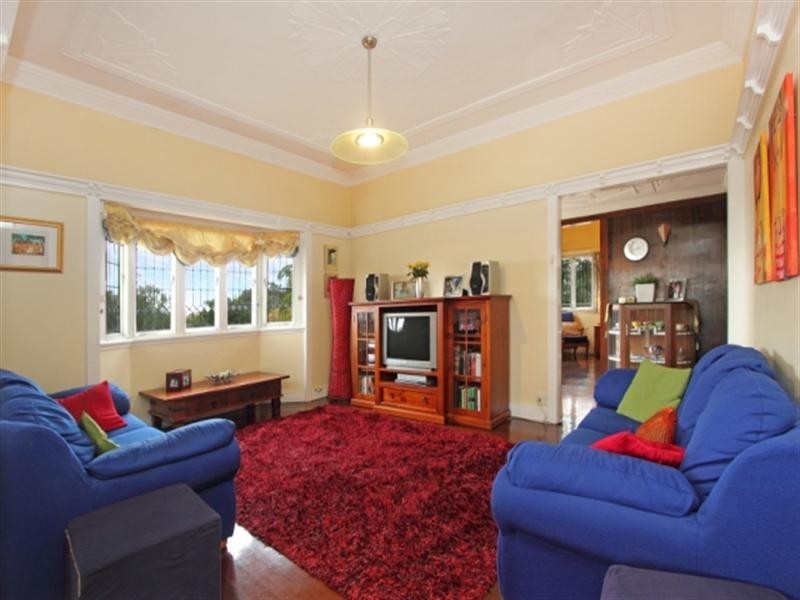 8 Bowd Parade, Wavell Heights QLD 4012